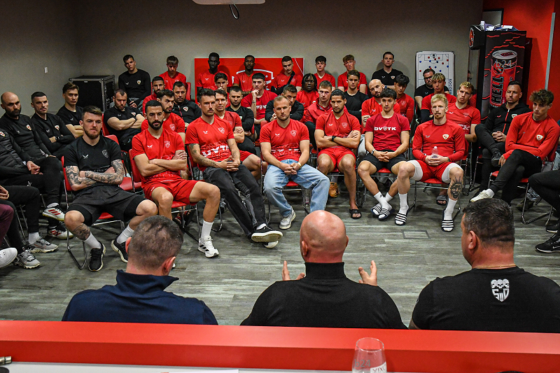 “A Fidesz tönkreteszi a DVTK-t, avagy Hollósy felébredt?” – a szurkolók visszatérnek