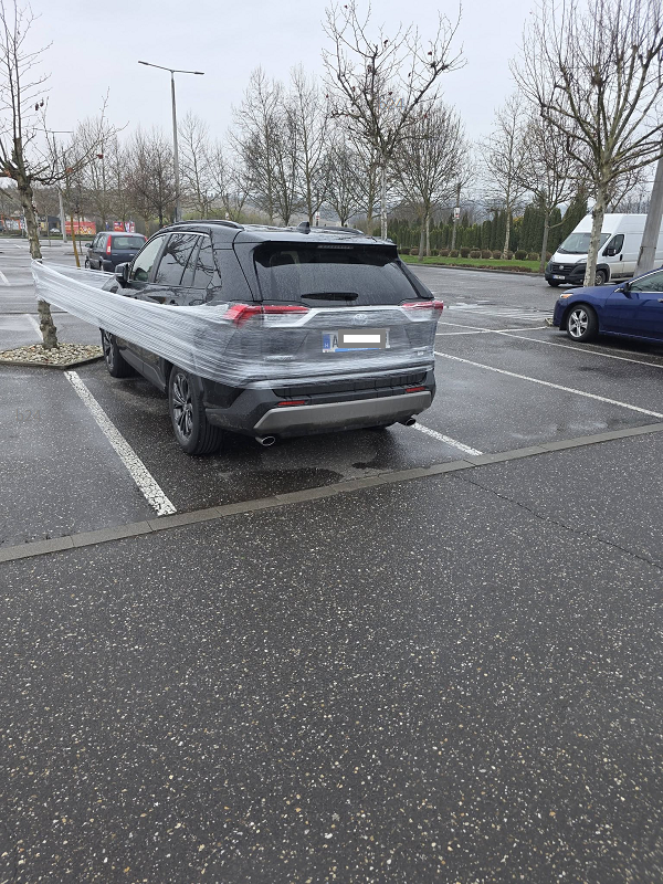 Sírunk, nevetünk? Ilyen a közbiztonság BAZ megyében, egy parkolóban, vagy…