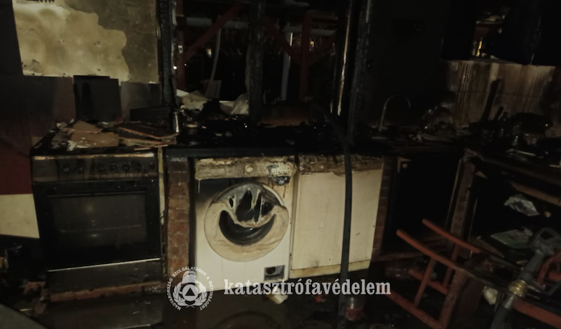 Tűz volt egy miskolci családi házban, ketten megsérültek