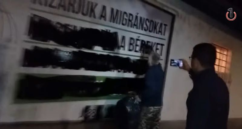 Folytatódik a plakátháború – Tállai András úgy tűnik panaszt tett a tiszás aktivistákra, csak a bizonyítékok hiányoznak