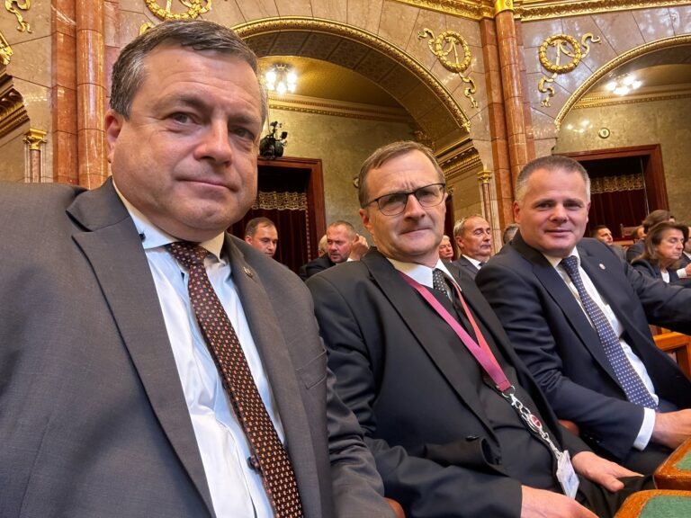 Bányai Gábor leköszönő képviselő: „szeretném megköszönni ezt az eredményt Matolcsy Ádámnak, Matolcsy Györgynek, és a hasonszőrűeknek”