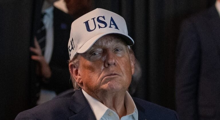 Trump kéthetes tűzszünetet jelentett be, Irán megnyitja a Hormuzi-szorost