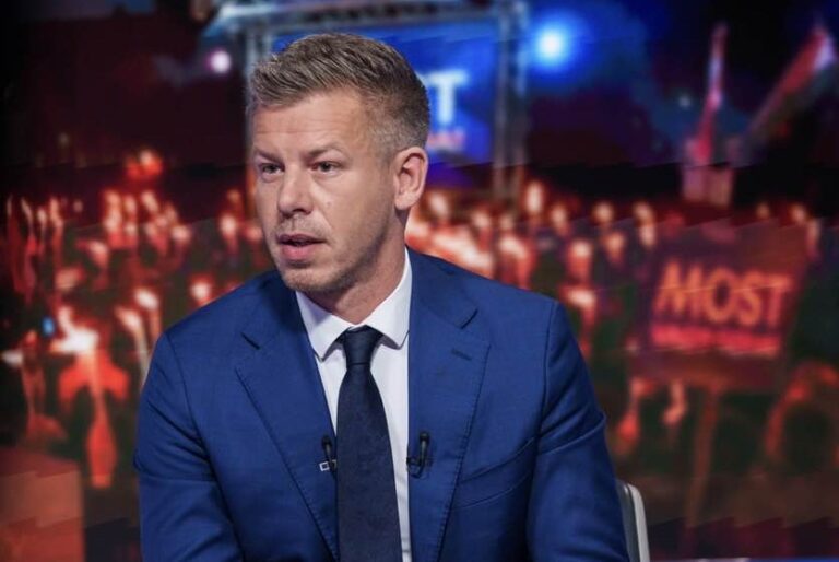 Történelmi rekord a közmédiában, rengetegen voltak kíváncsiak Magyar Péter interjújára