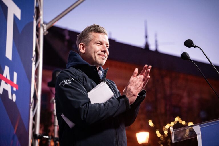 Magyar Péter a nemzetközi sajtótájékoztatóján: az országnak nincs vesztegetni való ideje