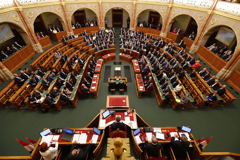 Négy év néma csend: a miskolci fideszes Kovács Zsolt egyszer sem szólalt fel – mégis marad a parlamentben
