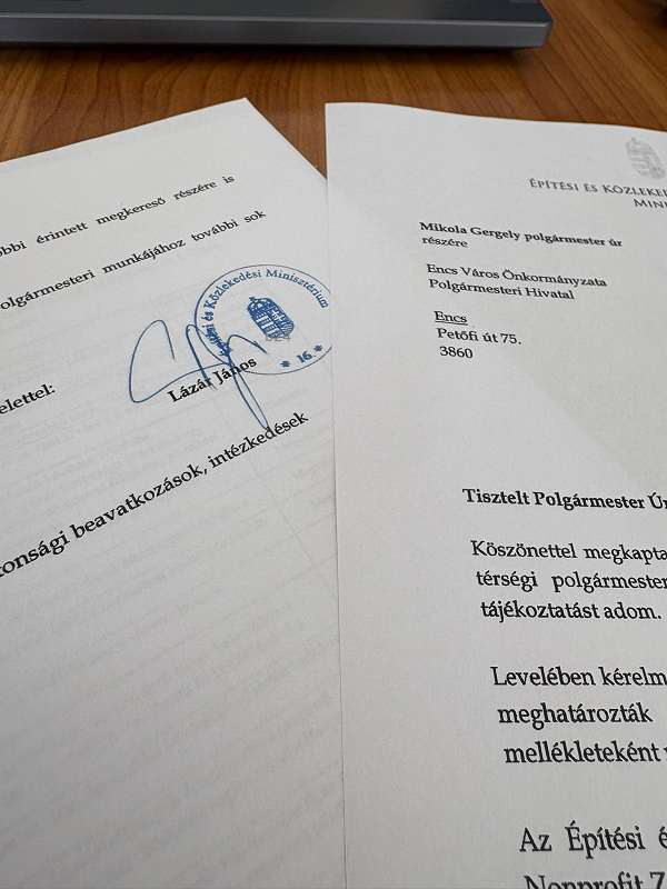 Lázár komoly és költséges ígéreteket tett Encs városa számára – a választások utánra