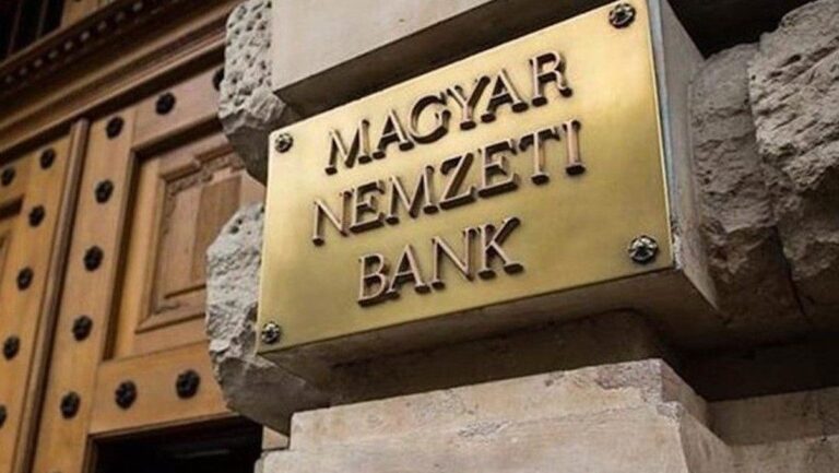 Tömegével számolja fel bankszámláit az MNB-botrány egyik kulcsszereplője