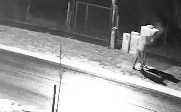 Pénzbüntetést kapott a férfi, aki festékszóróval fújta le Kecskeméten a trafiboxot