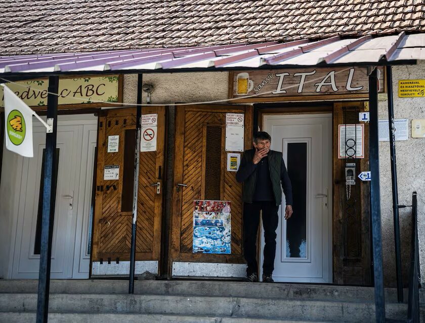 Kocsmapultoknál forr a politika: veszélybe került a Fidesz vidéki fölénye