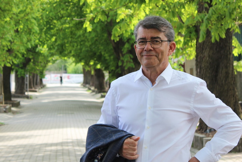 „A BAZ megyei kórházban nem az orvosokkal, hanem a rendszerrel és a menedzsmenttel van baj” – Dr. Barkai László az egészségügyről, az egyetemről és a politikáról