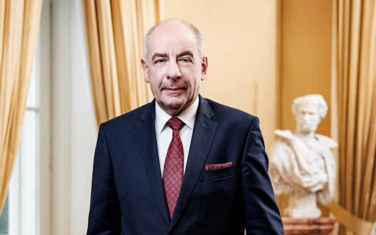 A magyarok többsége lmeondatná Sulyok Tamást