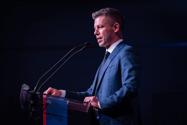Magyar Péter vizsgálatot ígér az NKA-pályázatok ügyében