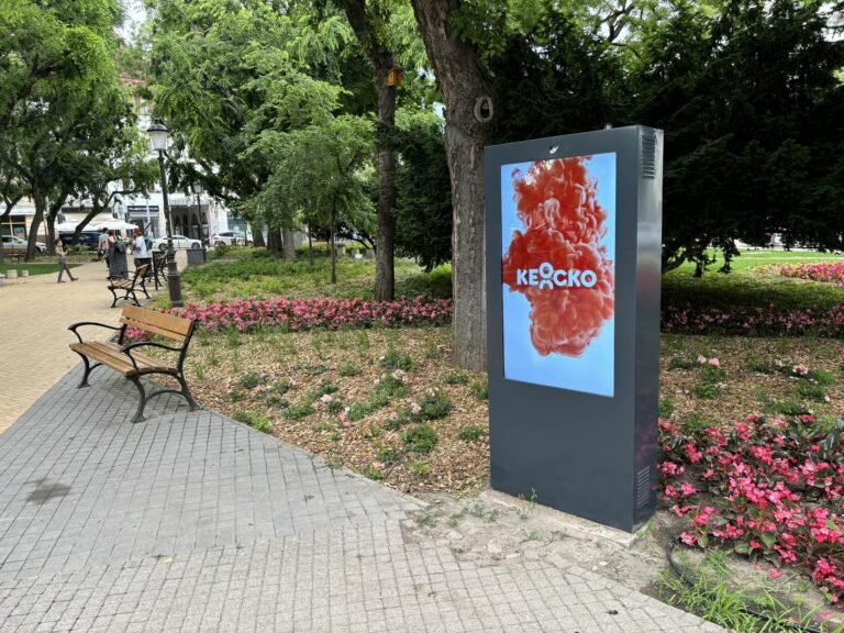 Újabb közpénzmilliók landoltak a CityScreen kasszájában, jöhet a hirdetőtáblákból ömlő ingyen wifi