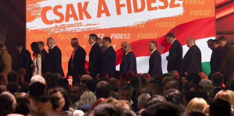 Az utolsó rendszerváltó párt is véglegesen megroppant (vélemény)