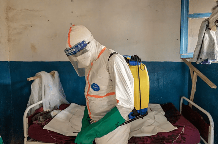 A WHO igazgatója: 900-ra nőtt az ebola-gyanús esetek száma Kelet-Afrikában