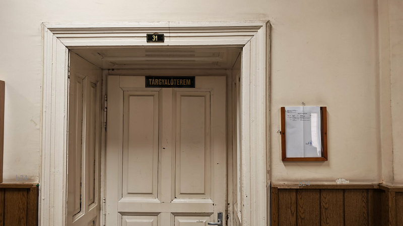 Elítélte a bíróság Tóth-Szántai József polgármestert a barlangfürdő ügyében – fotókkal