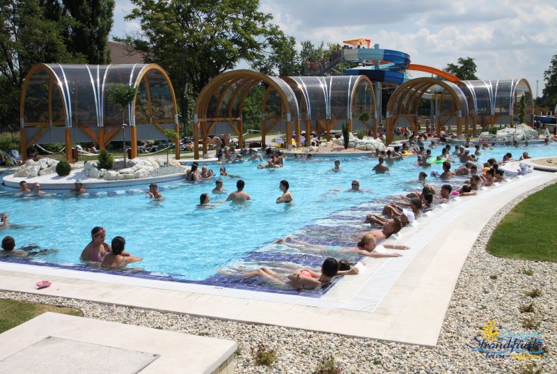 „Legendák” nyomában – élménybeszámoló a Selyemréti Strandfürdőből