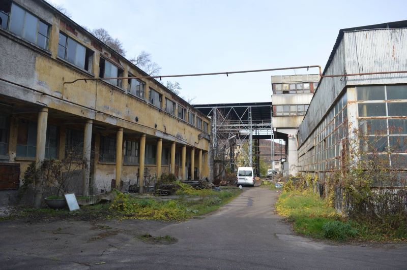 Egykor pezsgő gyár, ma üres ipari tér – Borsodnádasdra látogatott az Urbex Hungary (VIDEÓVAL)