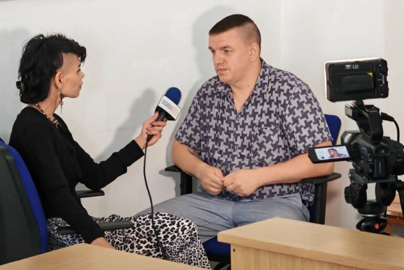 Online helyett személyes meghallgatás akkuügyben, milyen az élet a rácsok mögött – médiaszemle a független helyi sajtóból