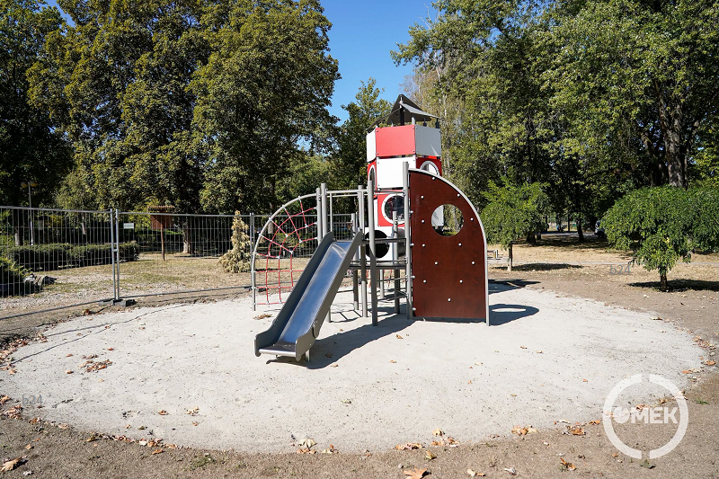 Bőven voltak nehézségek, de elkészült és sikerült átadni az új ózdi központi játszóteret