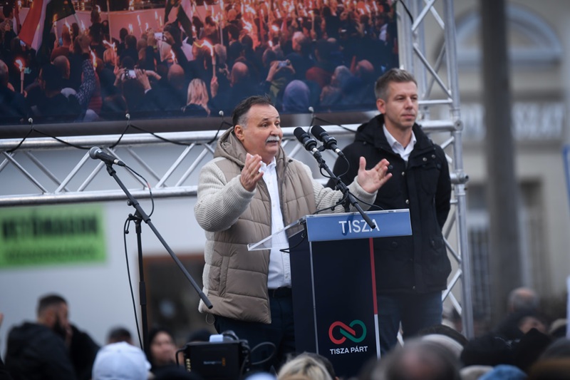 Hatszázezer ember, kilenc képviselő, egyetlen erős kormányzati pozíció – BAZ megye nagyot vesztett az osztozkodásnál